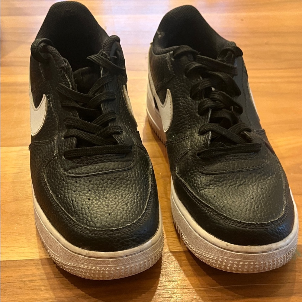 Nike Kids Black and White Sneakers